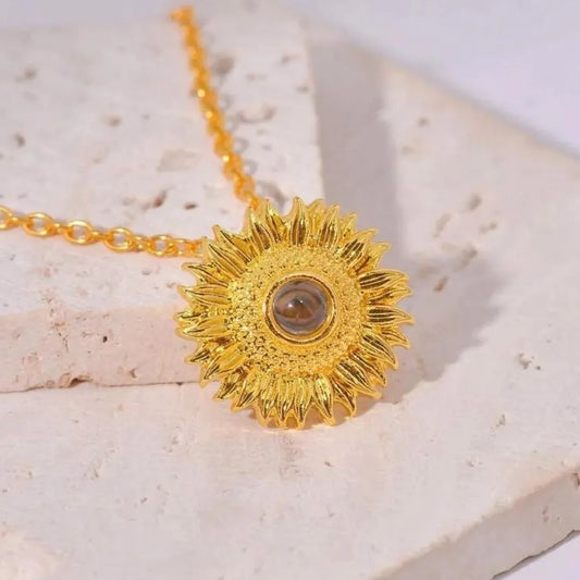 Collar Girasol "Te Amo en 100 Idiomas" CON CAJA de Corazón