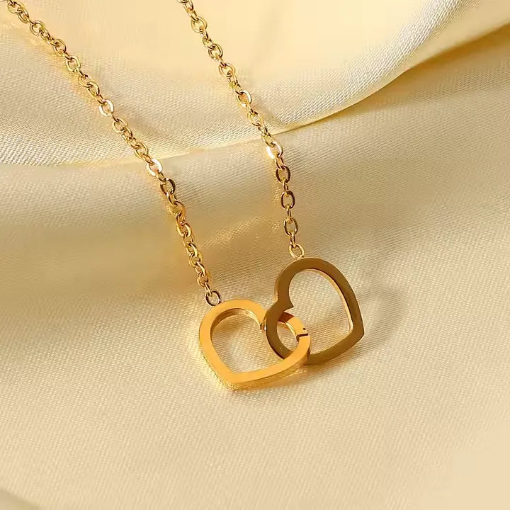 Eternal Love™ Collar Corazón Entrelazado + Caja Regalo de Osito