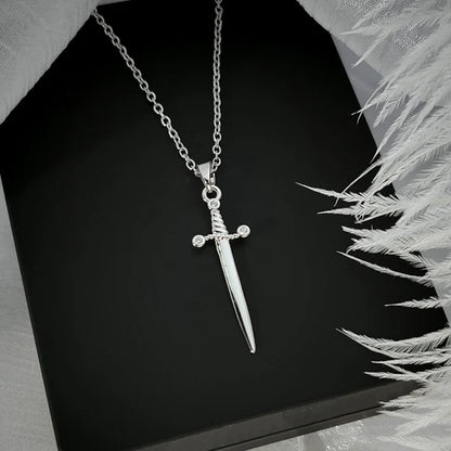 Collar Espada Corazón Pareja+  Caja de Regalo 💖🗡️